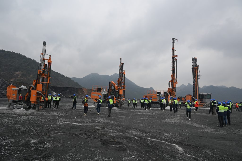 surface drilling rig